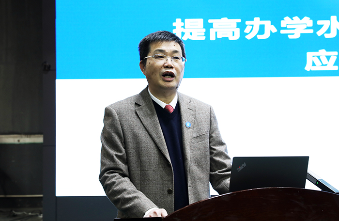 1676544070056043326.jpg 校长.jpg