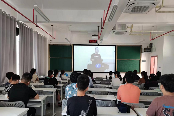 工商管理学院开展2022级新生线上入学教育