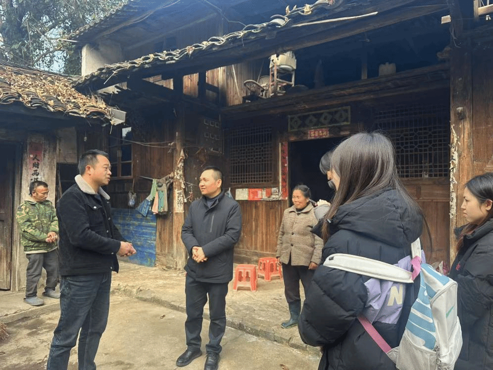 家访暖人心 共育促成长：法管院开展2025学生家访活动