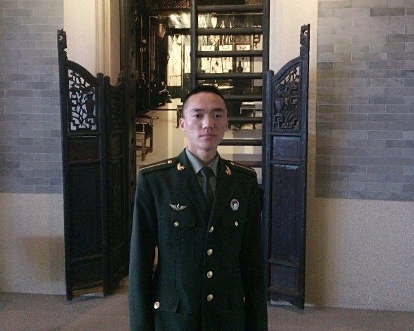 1594266566515049972.png 林川同学服役期间照片.png