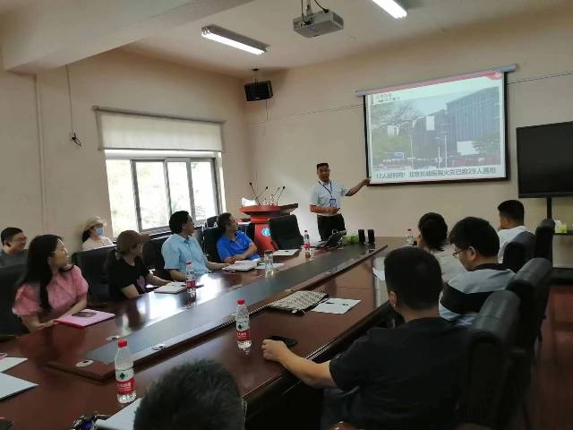讲座现场照片.jpg
