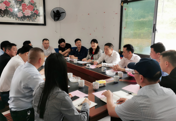 1620445652896069293.png 座谈会现场.png