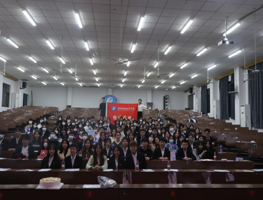 1666516729422033733.jpg 1666516729422033733.jpg