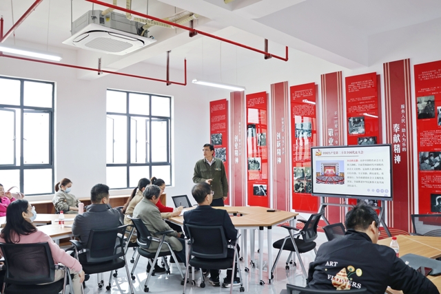 1669084248404092579.jpg 刘振强讲党课照片.jpg