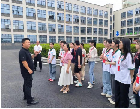 展示价值，成就幸福--“预制”前路“菜”园掘金队赴彭记坊调研