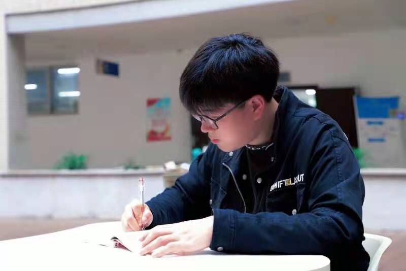 2022届优秀毕业生    郭希文