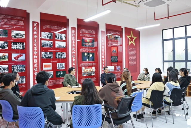 1669084298401077519.jpg 服务学生实践活动照片.jpg