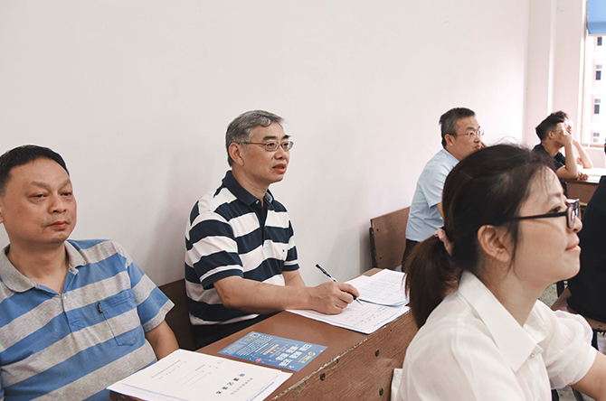 1568690566959069496.jpg 邵佳丽5.jpg