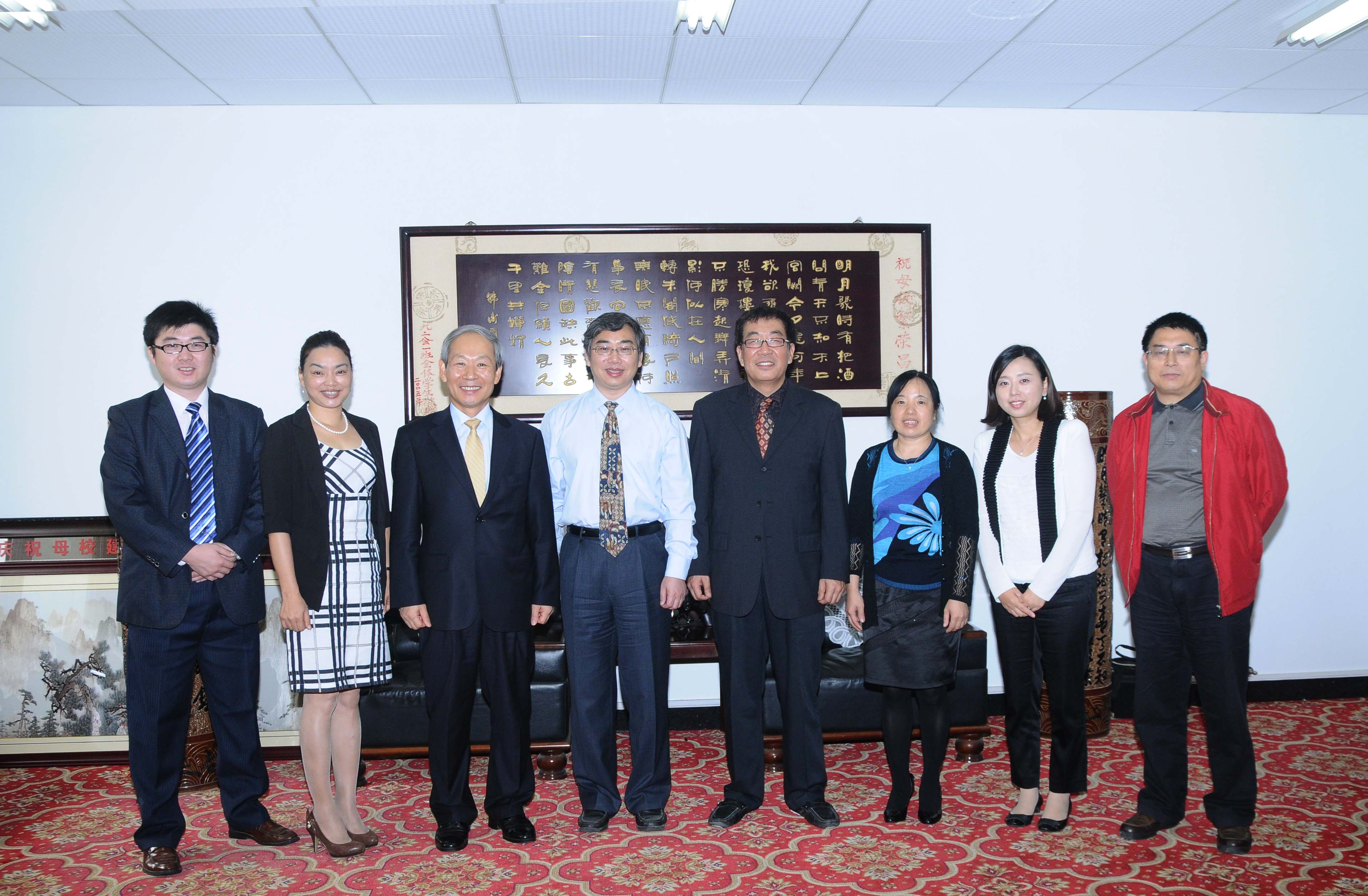 1511416042157025100.jpg 1367547740571.jpg