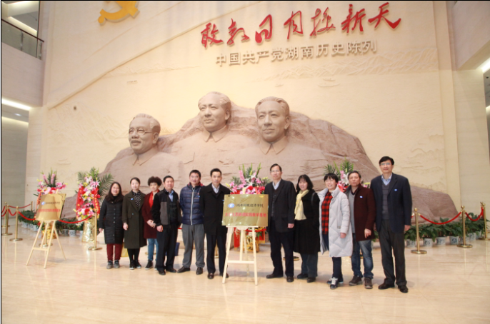 1514258542880041745.png QQ截图20171226110329.png