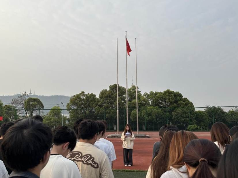 0c2852e57613b6e1bba0f0fb2467538f_