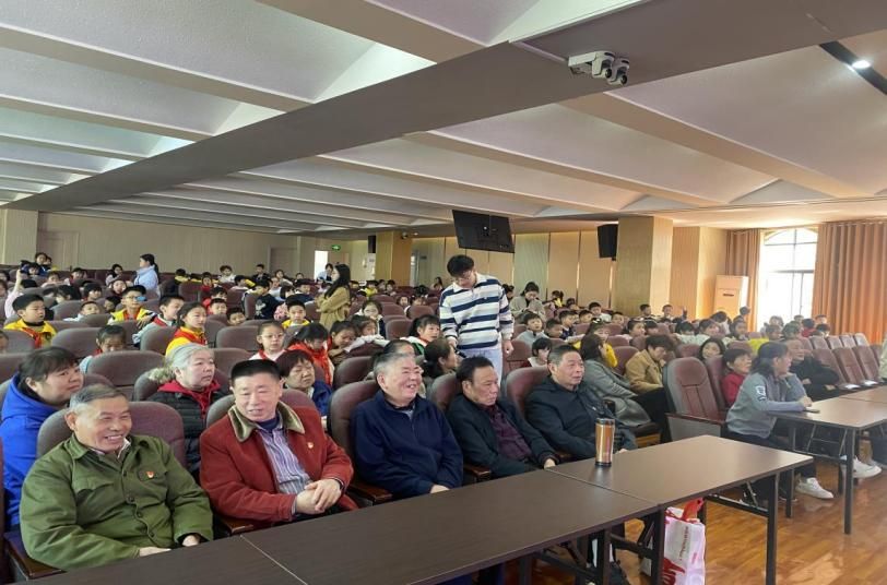 会计学院师生联合党支部开展“送党课进小学”活动